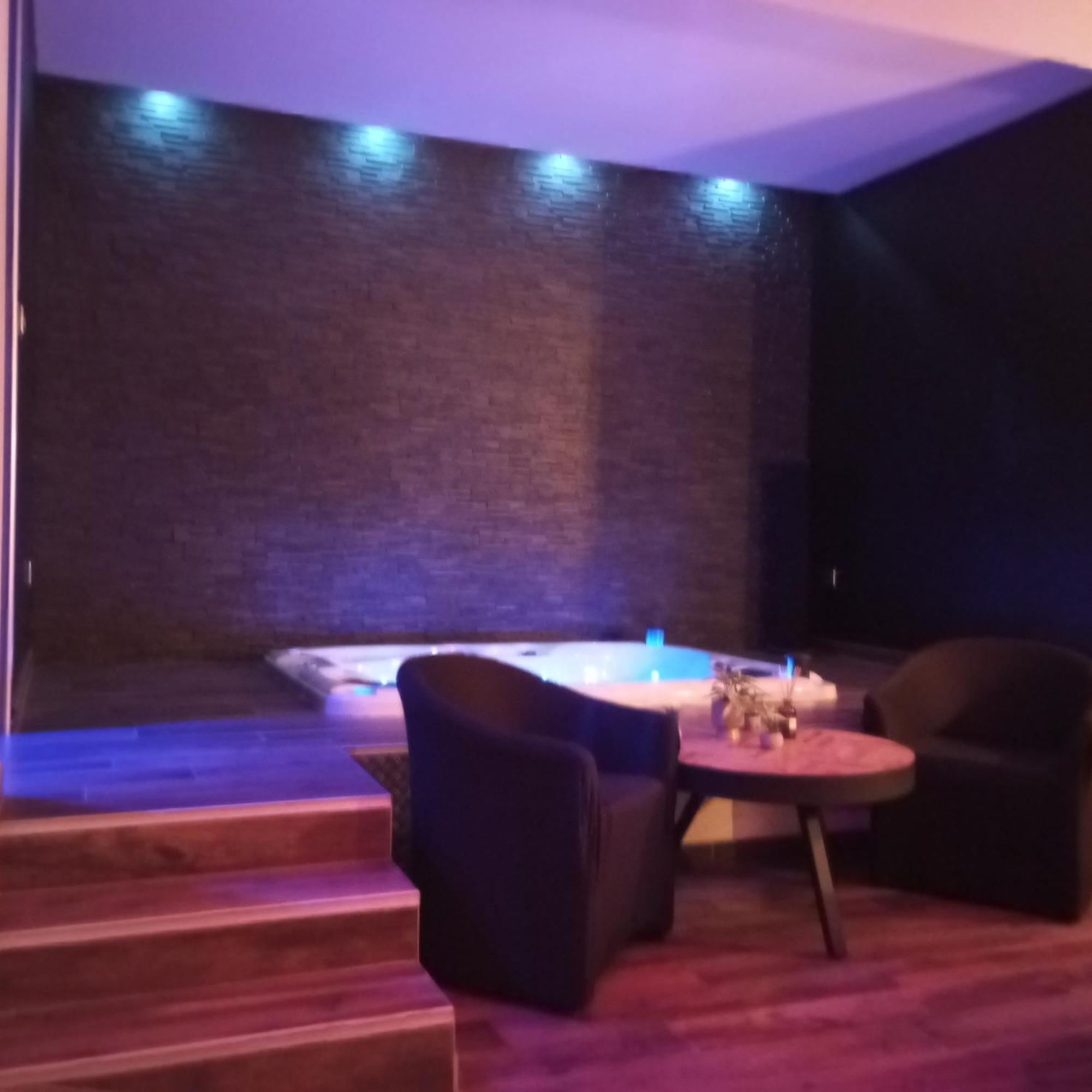 Chambre Romantique Avec Spa Privatif Ferriere-la-Grande Exterior foto